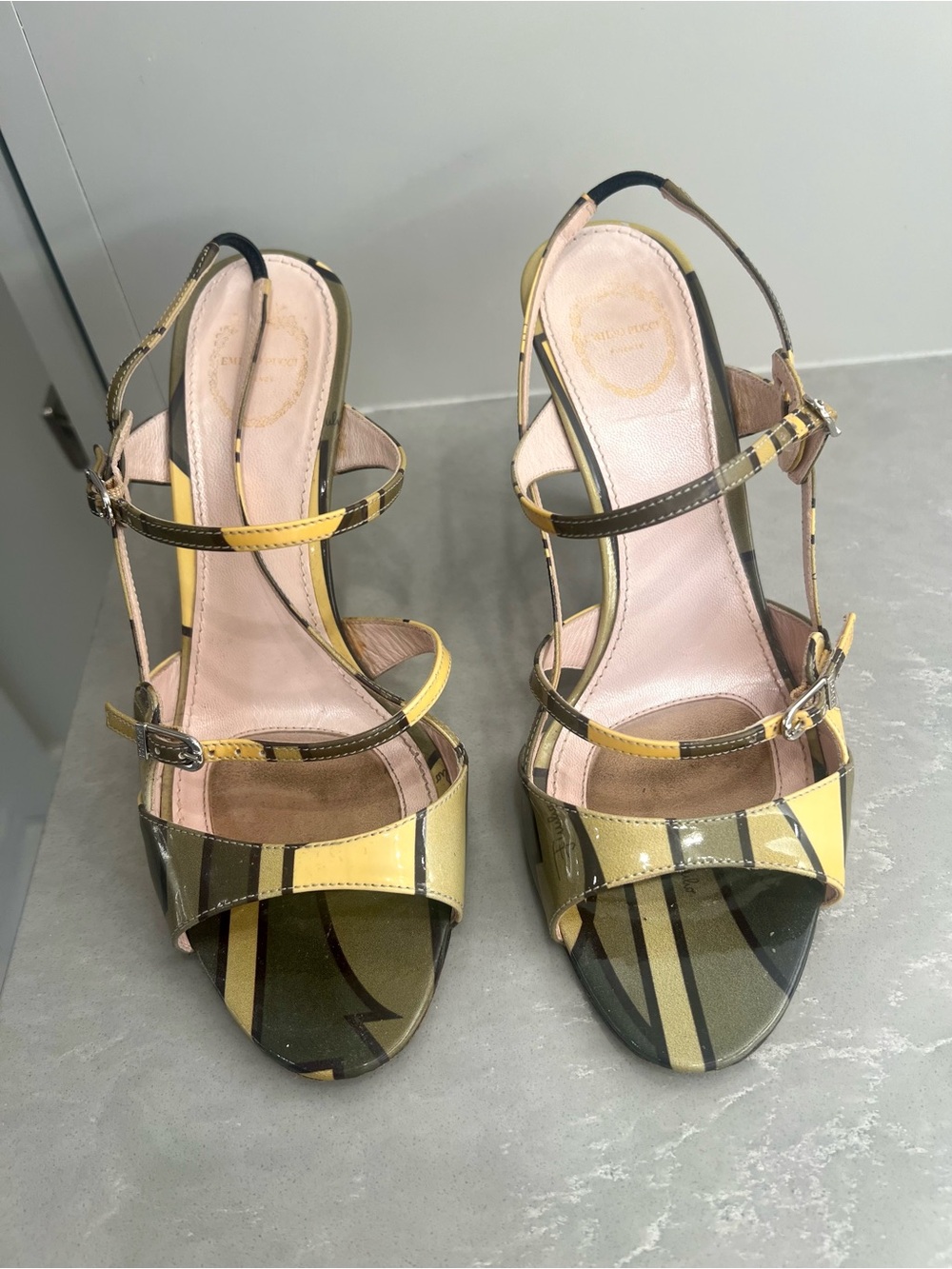 EMILIO PUCCI  Strappy Patent Leather Sandals in Olive & Yellow